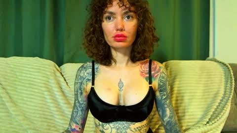 Cute face online show from December 3, 4:02 am