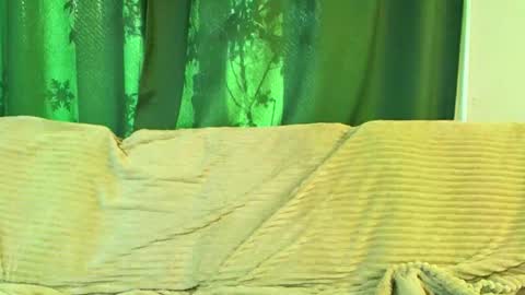 Cute face online show from February 15, 4:37 am