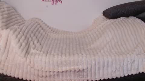 love bella  online show from March 27, 12:38 am