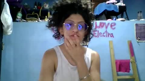 love_electra online show from December 1, 7:45 pm