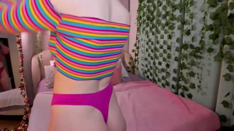 Lola online show from January 9, 12:05 am