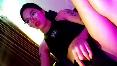 Seren online show from February 8, 1:53 am