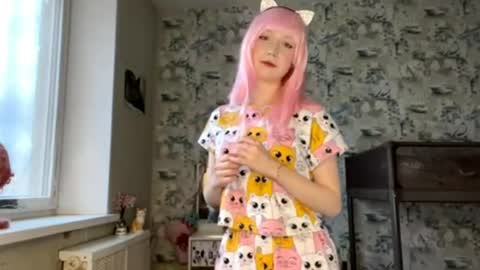 Kim online show from April 4, 1:07 pm