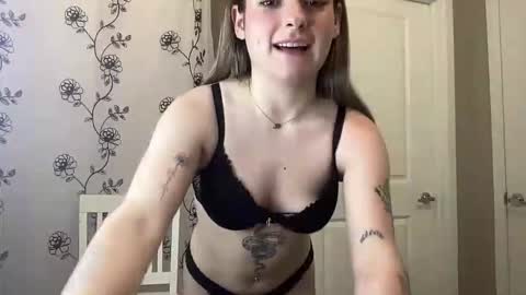 Olivia Rose online show from February 22, 4:05 am