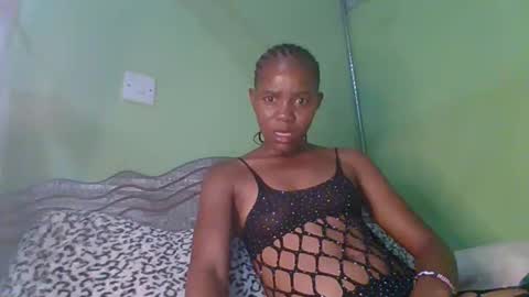 lovegal335 online show from December 5, 9:23 pm