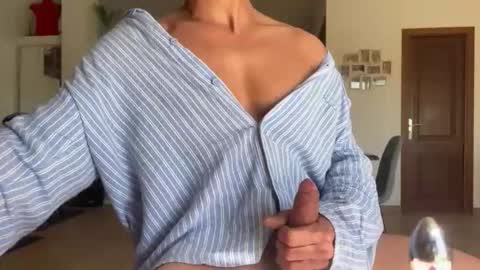 Loveisperfect online show from April 7, 8:38 am