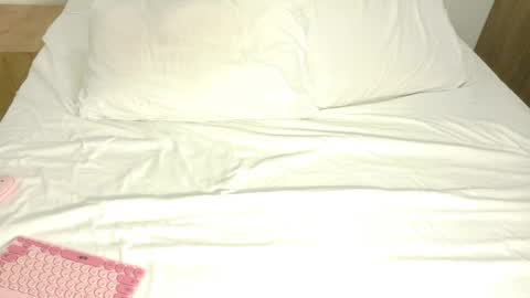 Val online show from May 30, 2:21 am