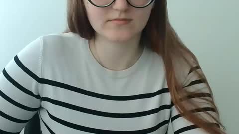 Lily online show from November 17, 7:44 am