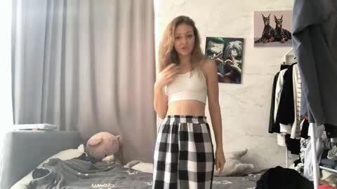 Ella online show from October 20, 6:07 am