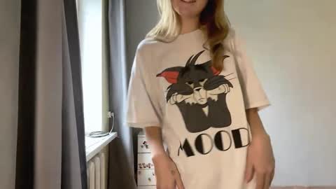 Ella online show from November 12, 6:49 am