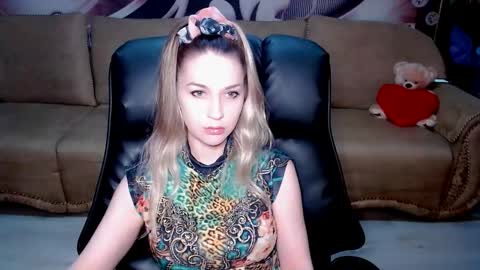 private open online show from February 14, 12:08 pm