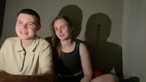 lovely_couple00 online show from February 12, 9:40 pm