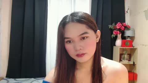 lovely_dianne online show from March 10, 4:35 pm
