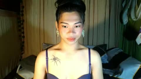 lovely_krizzy online show from February 4, 9:19 pm