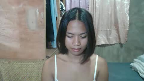 lovely_yvoneslutty online show from January 12, 11:28 am