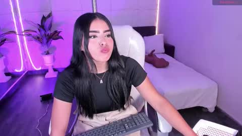 Lovely online show from December 22, 5:09 pm