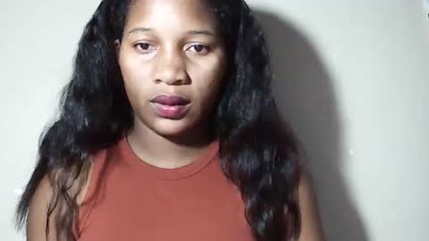 lovelylarra online show from May 12, 7:01 pm