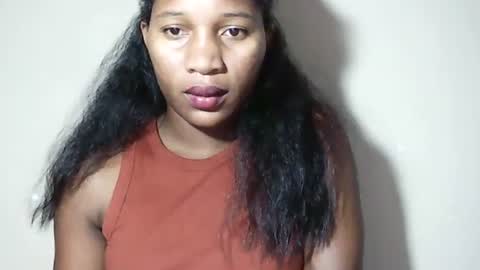 lovelylarra online show from May 9, 7:03 am