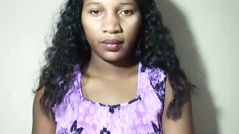 lovelylarra online show from May 14, 7:56 pm