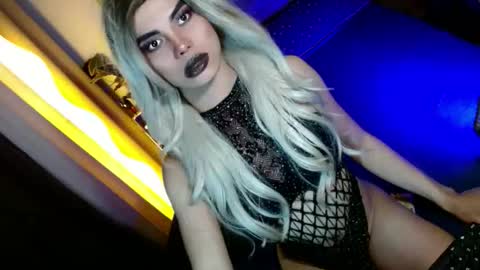 lovelymiss_shyna11 online show from May 16, 8:11 am
