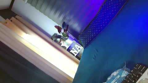 lovelymiss_shyna11 online show from April 28, 8:40 am