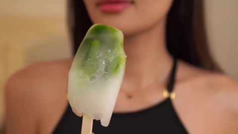 kim online show from October 31, 4:51 pm