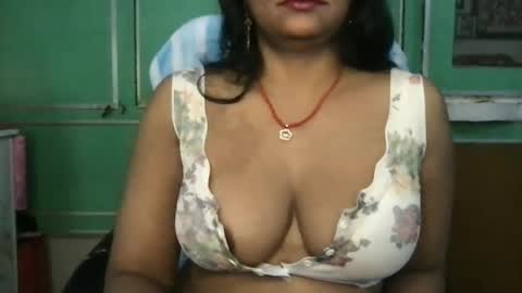lovelyrose36 online show from June 14, 2:24 am