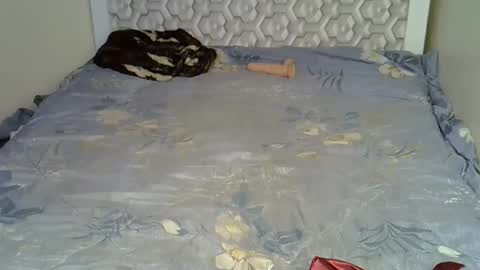 lovelytin online show from September 13, 11:40 pm