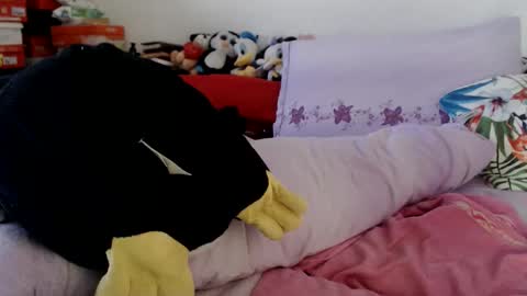 lovelywoman22 online show from December 1, 8:01 am