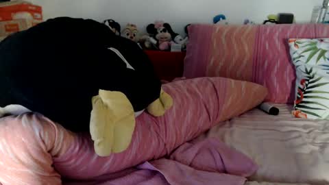 lovelywoman22 online show from March 1, 5:42 am