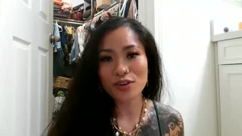 lovelyxmacii online show from March 10, 2:16 am