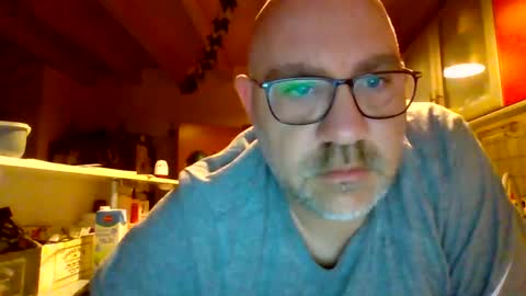 lover010983 online show from February 28, 5:48 am