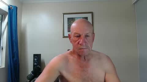 Snapshot of lovesblackazz chatting on December 28, 10:34 pm Lovesblackazz online show from December 28, 10:34 pm