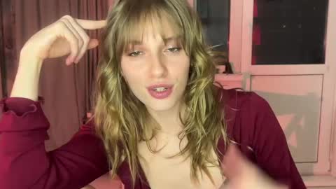 lovesstation online show from February 7, 9:26 pm