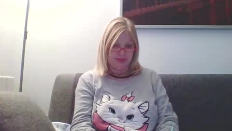 Marlyn online show from January 6, 11:31 pm