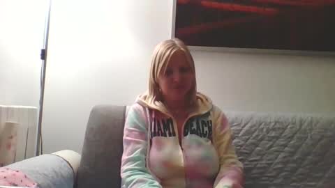 Marlyn online show from November 13, 11:51 pm