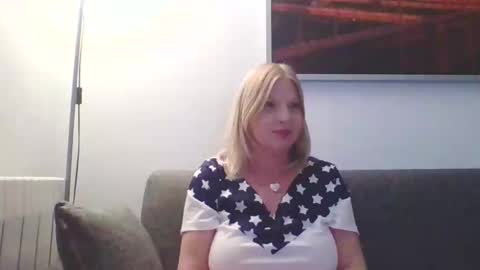 Marlyn online show from January 28, 9:40 pm