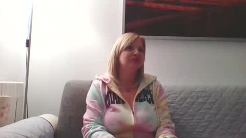 Marlyn online show from November 24, 9:35 pm