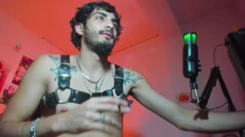 lovexjuxn77 online show from December 13, 7:53 pm