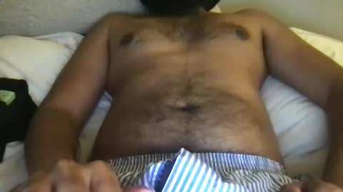 Snapshot of loveyoucum1 chatting on October 20, 1:21 am Love To Cum online show from October 20, 1:21 am