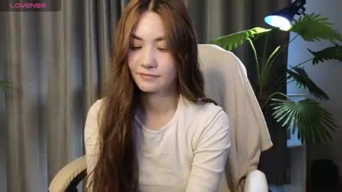 lowkeywild_ online show from July 6, 4:20 am