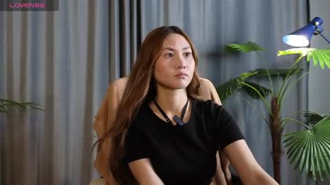lowkeywild_ online show from June 28, 3:35 am