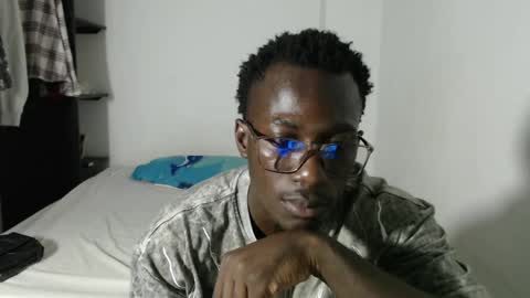 Lowmay palacios online show from March 23, 3:11 am