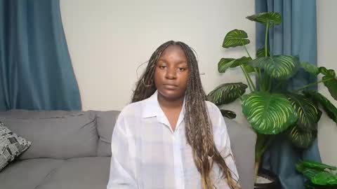 loyalcutie online show from December 17, 4:30 am