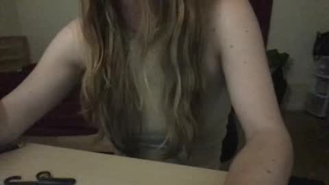 lozivelle online show from September 19, 8:40 am