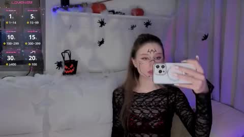 Lua online show from October 28, 7:15 pm