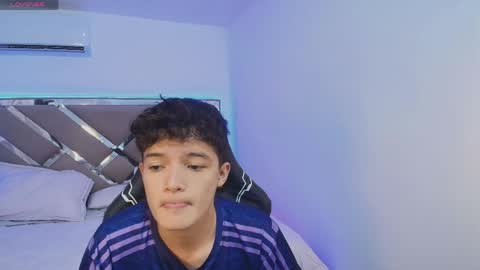 luca_voss1 online show from April 18, 12:18 pm