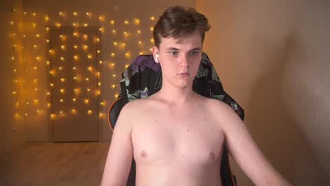 Lucas Gill online show from January 12, 6:15 pm