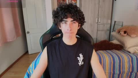 lucas_xo online show from April 8, 11:08 pm