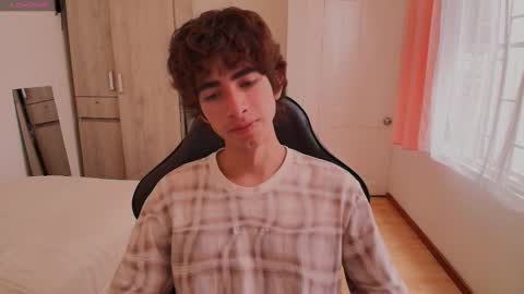 lucas_xo online show from September 17, 8:34 pm